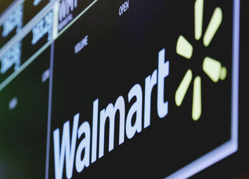 Walmart sube a 21 años edad mínima para comprar cigarrillos