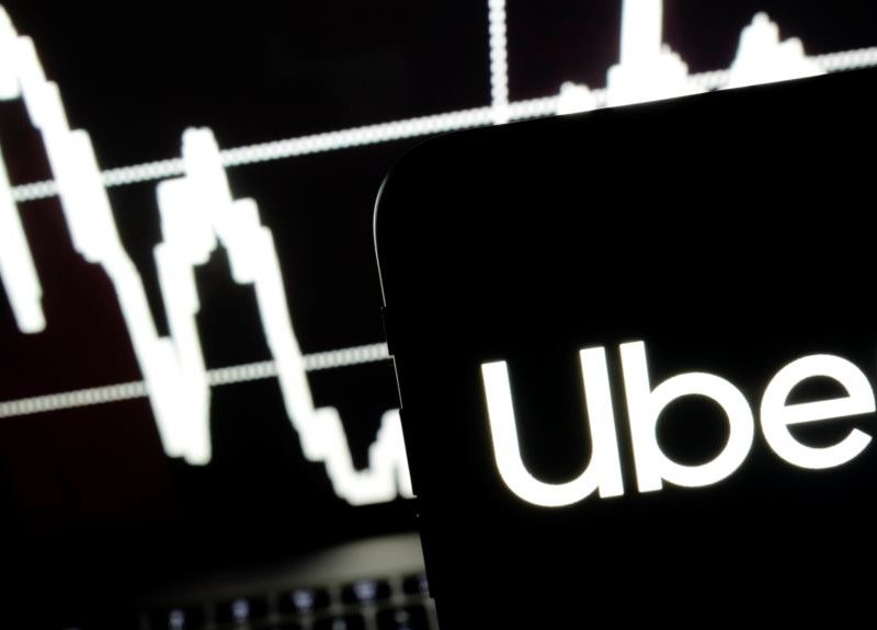 Conductores de Uber realizan paro cuando la compañía debuta en Wall Street