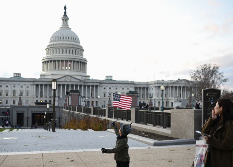 Informe detalla fallas de seguridad durante asalto al Capitolio en enero