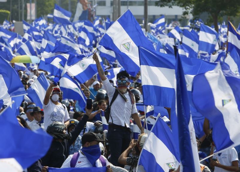 Nicaragua: denuncian intento de criminalizar uso de símbolos patrios