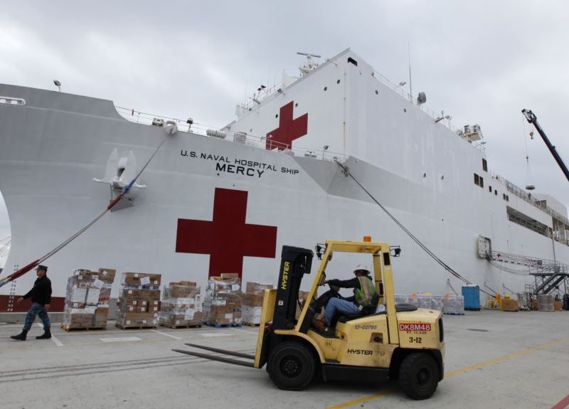 Fuerzas Armadas de EE.UU. despliega barcos hospitales en respuesta al coronavirus