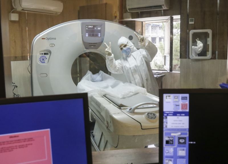 Irán es el tercer país con más casos y muertes de coronavirus