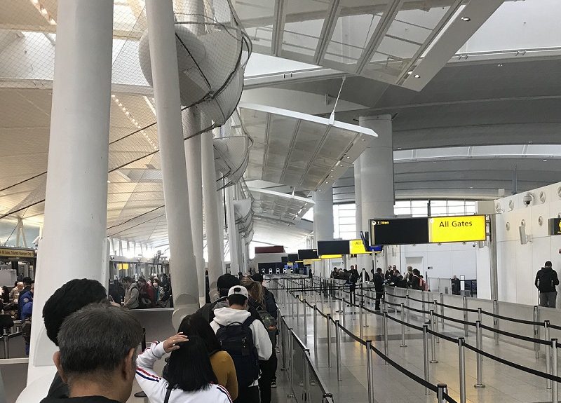 EE.UU. requerirá un test negativo a todos los viajeros a partir del martes