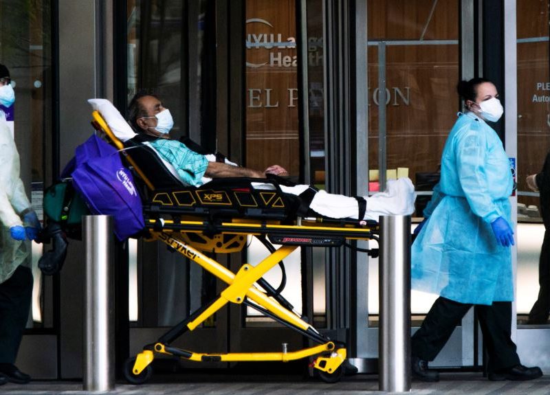 Casa Blanca cuestiona documento gubernamental que pronostica duplicación de casos de coronavirus