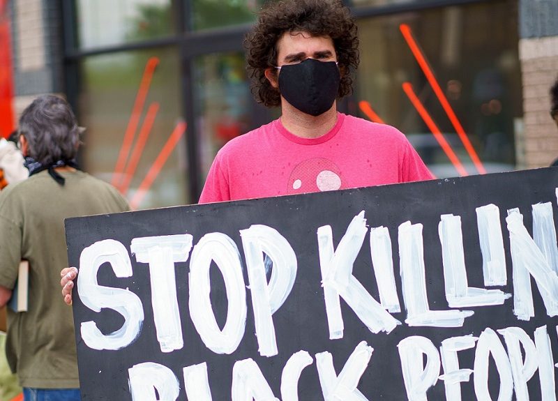 En Minnesota,protestas por muerte de hombre negro