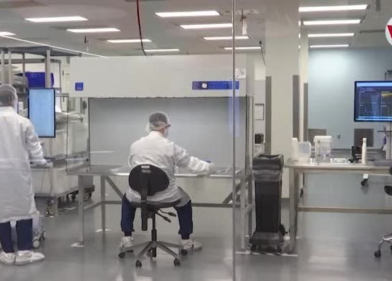 Ocho países compiten por desarrollar vacuna contra la COVID-19