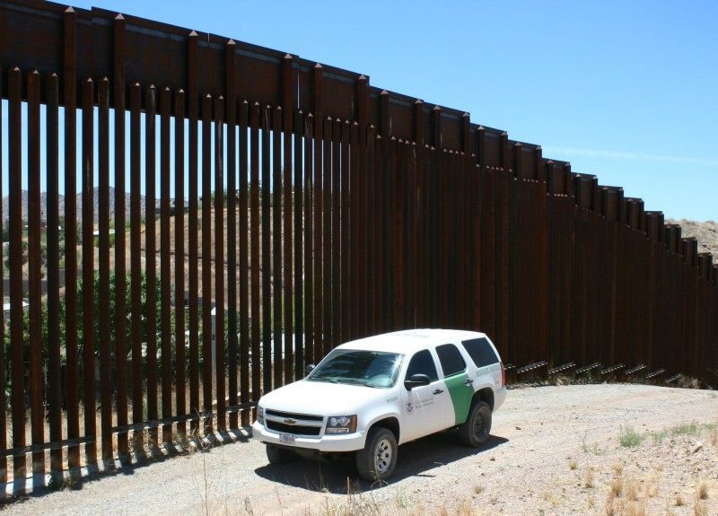 EE.UU. advierte a los inmigrantes irregulares: “El capturar y liberar se ha terminado”