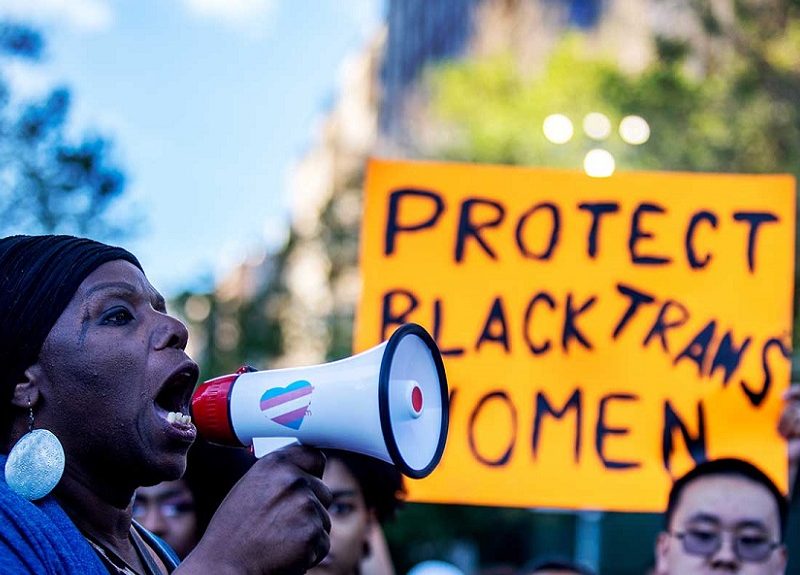 Trump suprime las protecciones sanitarias para transgéneros que impulsó Obama