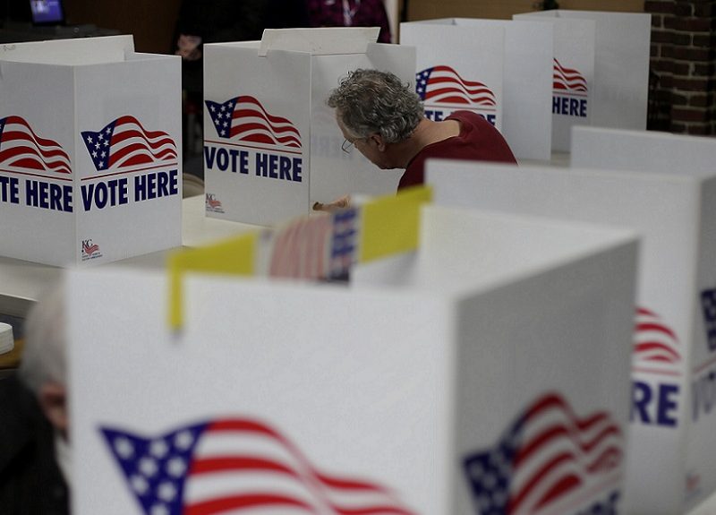 Juez de Texas rechaza invalidar miles de votos