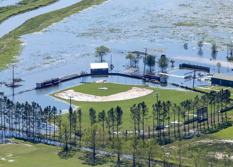 Luisiana: Delta aumenta penurias a zonas afectadas por Laura