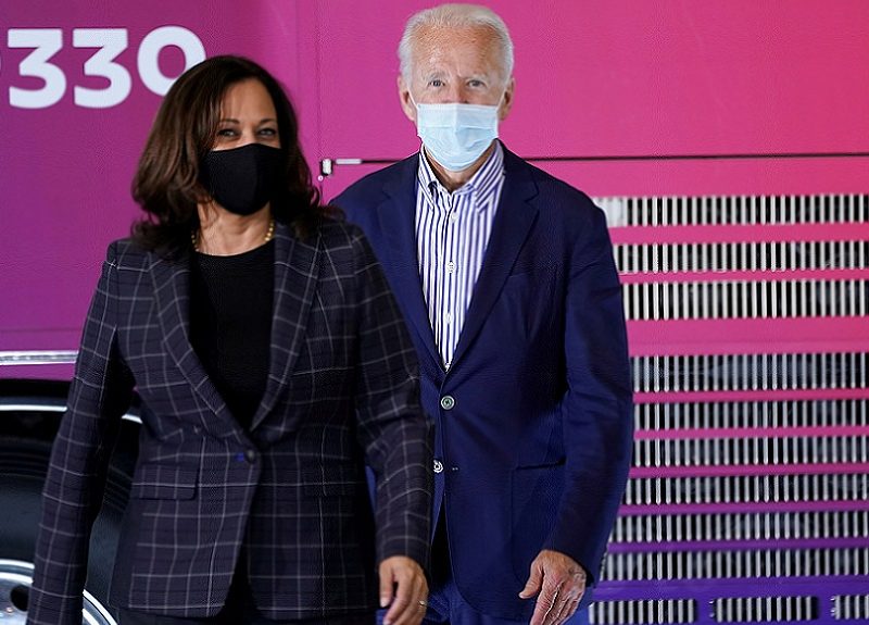 Harris suspende viaje tras contagio por COVID-19 de miembro de campaña