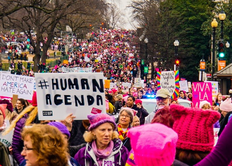 Marcha de las Mujeres en EE.UU. protesta nombramiento a la Corte Suprema