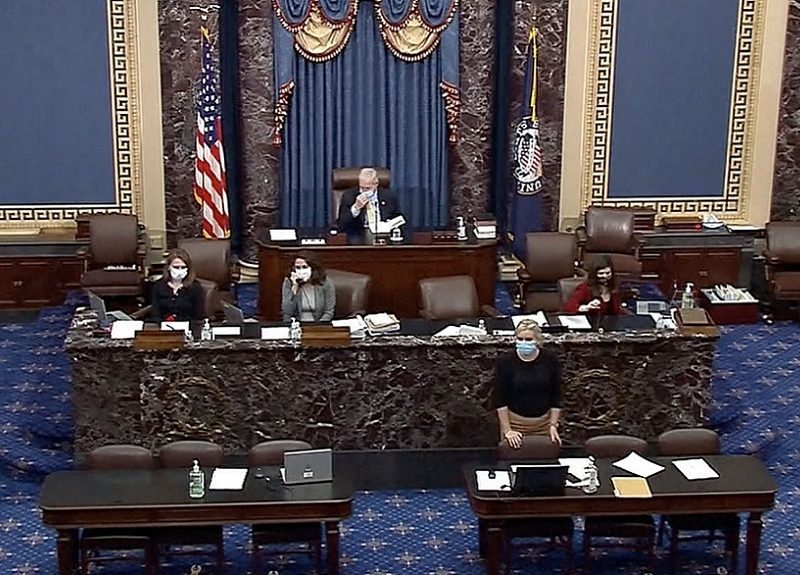 Juicio político de Trump avanza pese a dura resistencia republicana