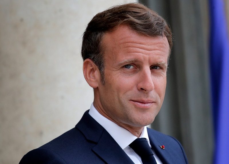 El “empujón” de los Macron desaparece de la prensa francesa