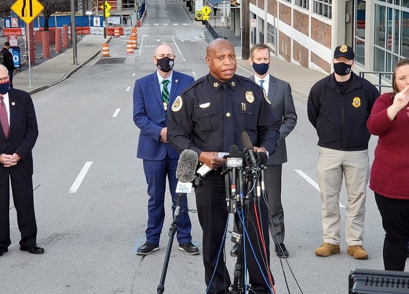Policías dan relato desgarrador del ataque con coche bomba en Nashville