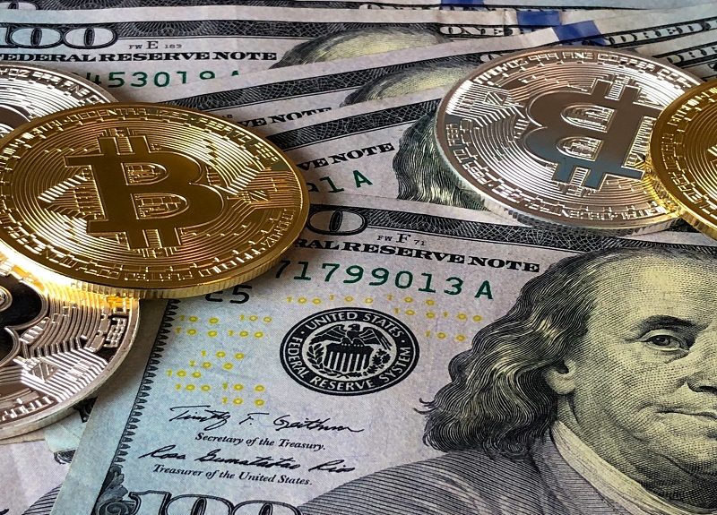 Prima desconfianza en plan de Bukele de impulsar envíos de remesas con bitcóin