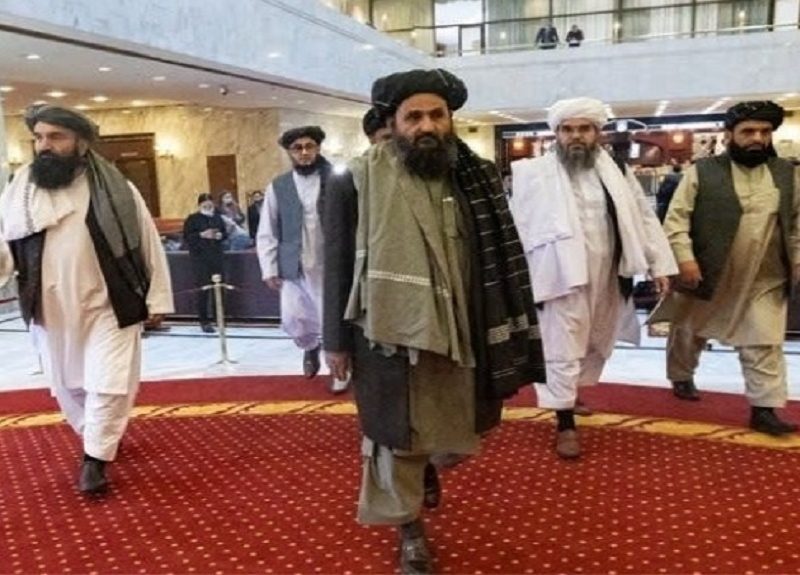 Los talibanes nombran gobierno provisional en Afganistán