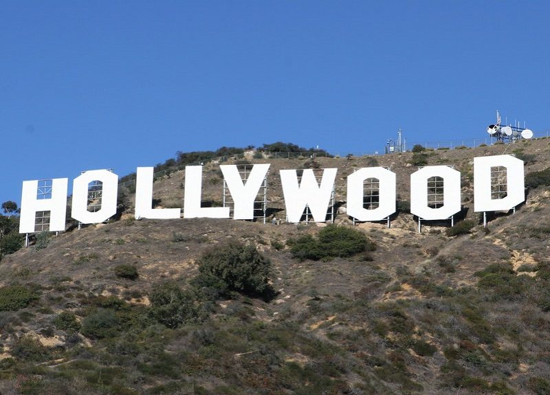 Un sindicato de trabajadores de Hollywood llega a un acuerdo salarial y sobre la IA con estudios