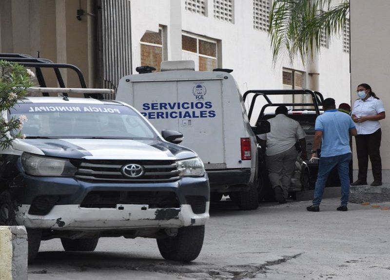 Tiroteo en zona turística de Cancún deja dos vendedores de droga muertos