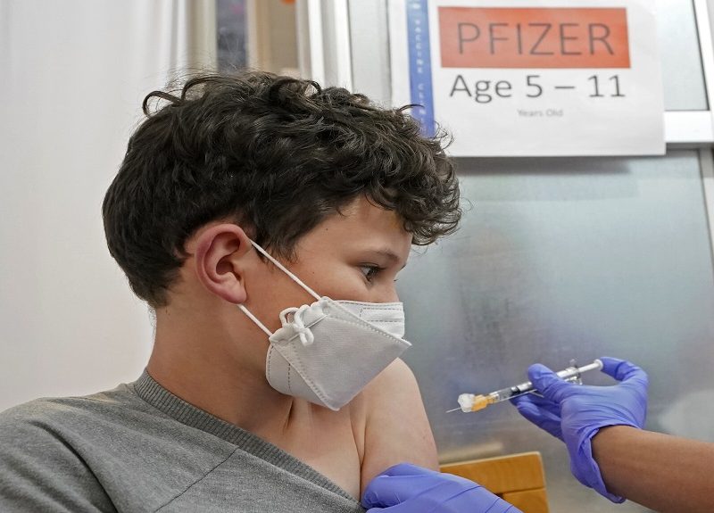 La Casa Blanca informa que 900.000 niños en EE. UU. ya recibieron la vacuna de COVID-19