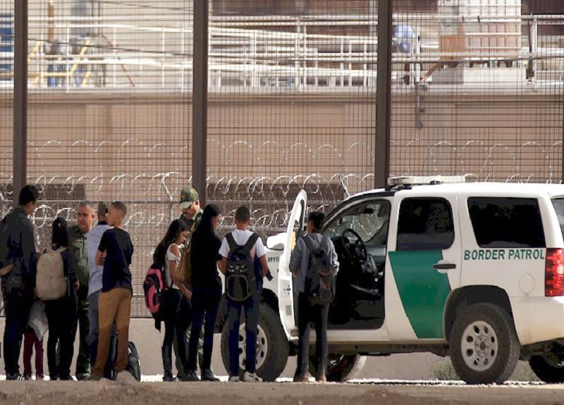 Cientos de indocumentados detenidos en Texas