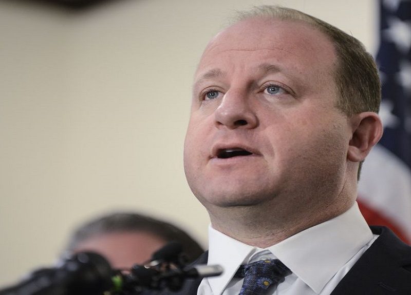 Gobernador de Colorado otorga más de 1,300 indultos a personas sancionadas por posesión de marihuana