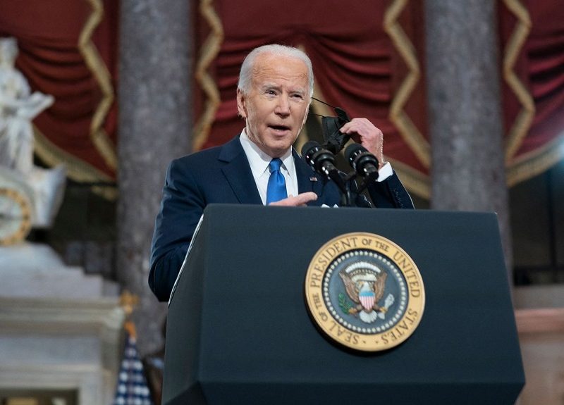 Biden afirma que Trump representa una amenaza constante a la democracia de